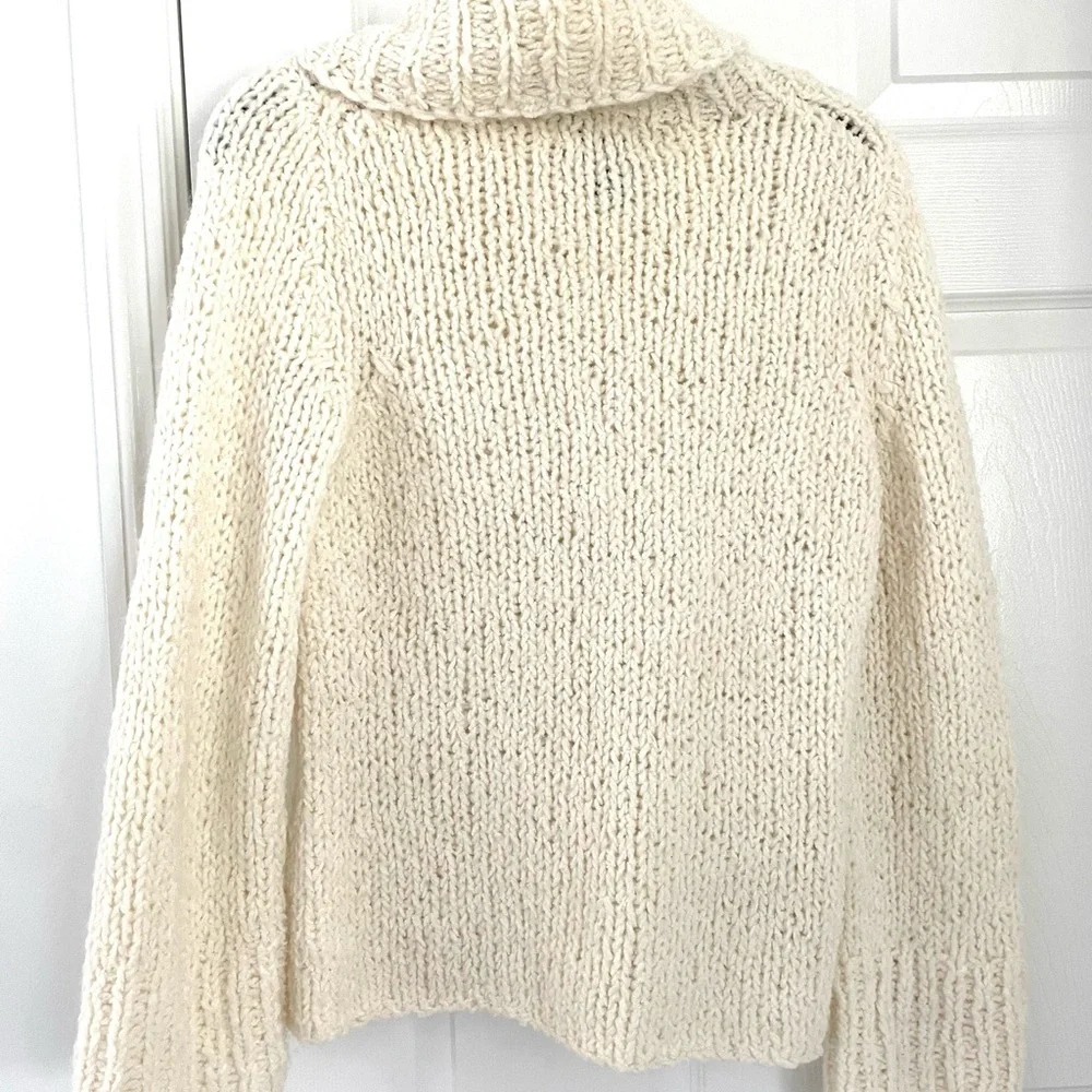 Express Ivory Chunky Hand Made Knit Pullover in size S - Picture 3 of 5